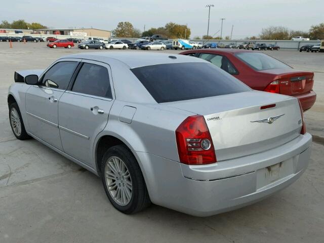 2C3CA5CV2AH265986 - 2010 CHRYSLER 300 TOURIN SILVER photo 3