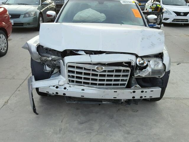 2C3CA5CV2AH265986 - 2010 CHRYSLER 300 TOURIN SILVER photo 9