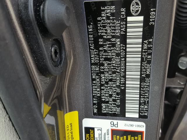 4T1BF1FK6HU410727 - 2017 TOYOTA CAMRY LE ნაცრისფერი ფოტო 10