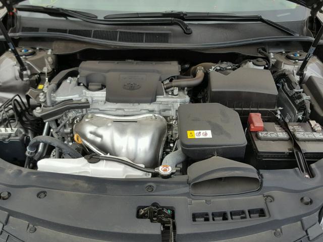 4T1BF1FK6HU410727 - 2017 TOYOTA CAMRY LE ნაცრისფერი ფოტო 7