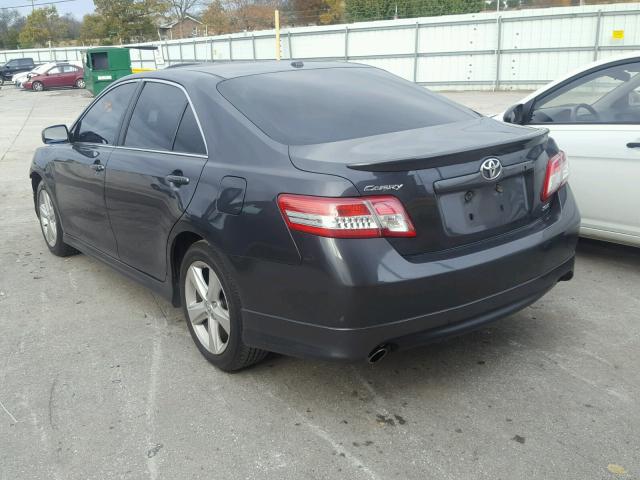 4T1BF3EK7BU129461 - 2011 TOYOTA CAMRY BASE GRAY photo 3