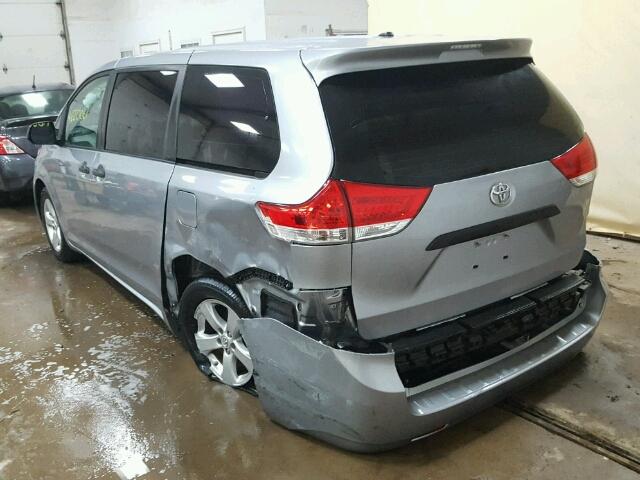 5TDZK3DC7DS390556 - 2013 TOYOTA SIENNA SILVER photo 3