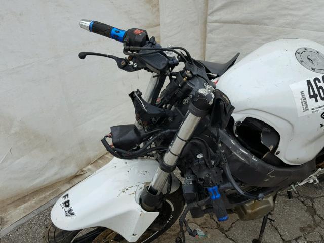 JH2PC35041M204771 - 2001 HONDA CBR600F4 WHITE photo 9