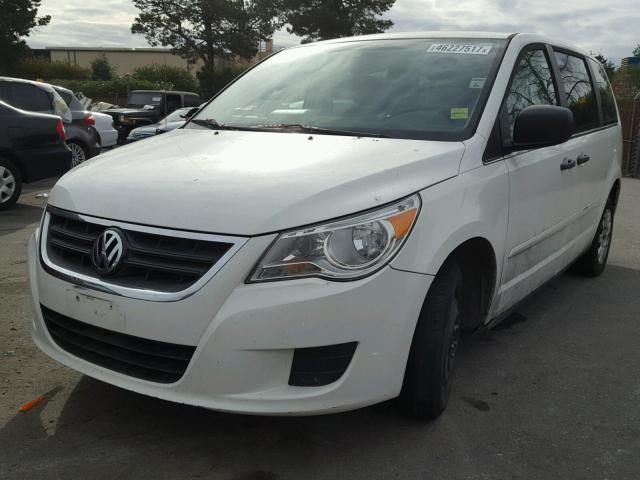 2V8HW44129R559441 - 2009 VOLKSWAGEN ROUTAN S WHITE photo 2