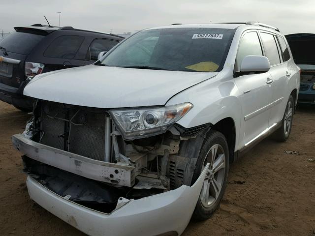 5TDDK3EH0BS078970 - 2011 TOYOTA HIGHLANDER WHITE photo 2