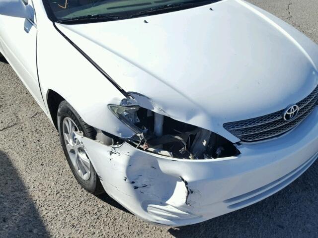 4T1BF32K94U065401 - 2004 TOYOTA CAMRY LE WHITE photo 9