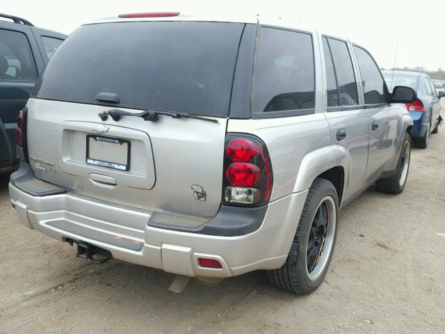 1GNDS13S252183869 - 2005 CHEVROLET TRAILBLAZE SILVER photo 4