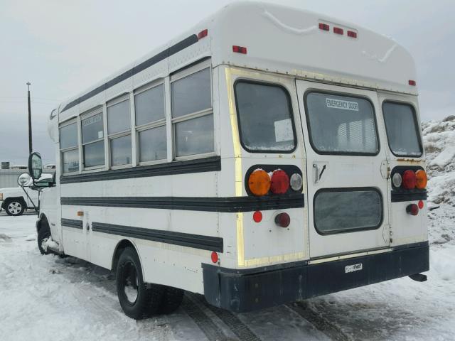 1GBJG31U471107595 - 2007 CHEVROLET EXPRESS G3 WHITE photo 3