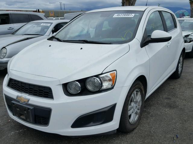 1G1JC6SG1D4228993 - 2013 CHEVROLET SONIC LT WHITE photo 2