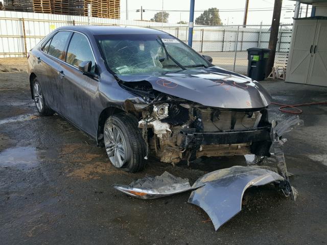 4T1BF1FK6HU774694 - 2017 TOYOTA CAMRY LE გრაფიტი ფოტო 1