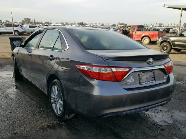 4T1BF1FK6HU774694 - 2017 TOYOTA CAMRY LE CHARCOAL photo 3