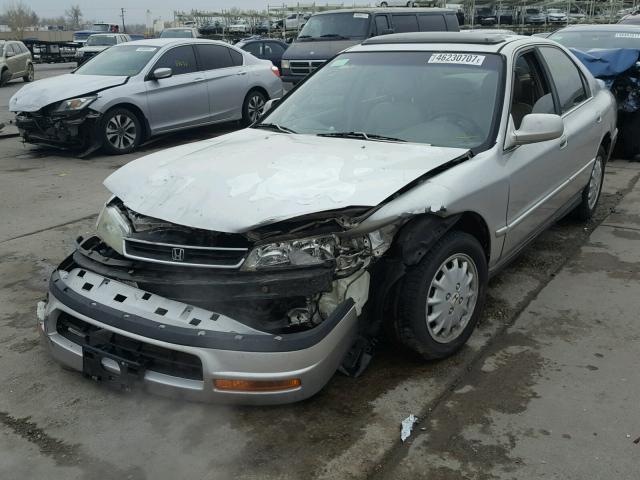 1HGCD5660TA146683 - 1996 HONDA ACCORD EX TAN photo 2