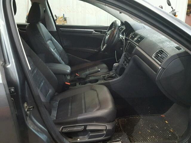 1VWAT7A34GC035692 - 2016 VOLKSWAGEN PASSAT S ნაცრისფერი ფოტო 5