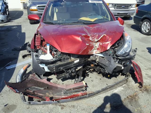 5NPDH4AE7DH345563 - 2013 HYUNDAI ELANTRA GL RED photo 9