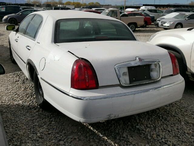 1LNHM82W7XY676184 - 1999 LINCOLN TOWN CAR WHITE photo 3