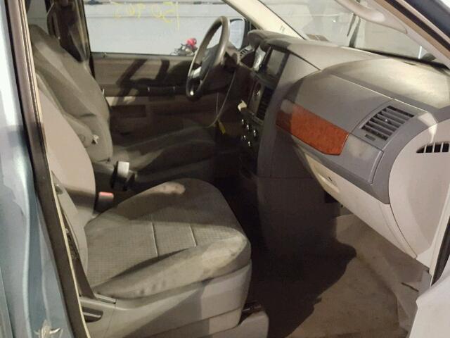 2A8HR44H68R831755 - 2008 CHRYSLER TOWN & COU BLUE photo 5