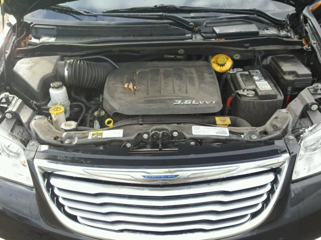 2C4RC1BG1GR188607 - 2016 CHRYSLER TOWN & COU BLACK photo 7