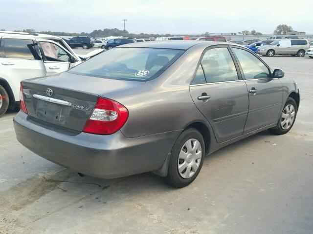 JTDBE32K820039223 - 2002 TOYOTA CAMRY LE ნაცრისფერი ფოტო 4