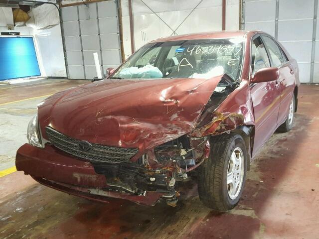 4T1BF32K42U030567 - 2002 TOYOTA CAMRY LE MAROON photo 2