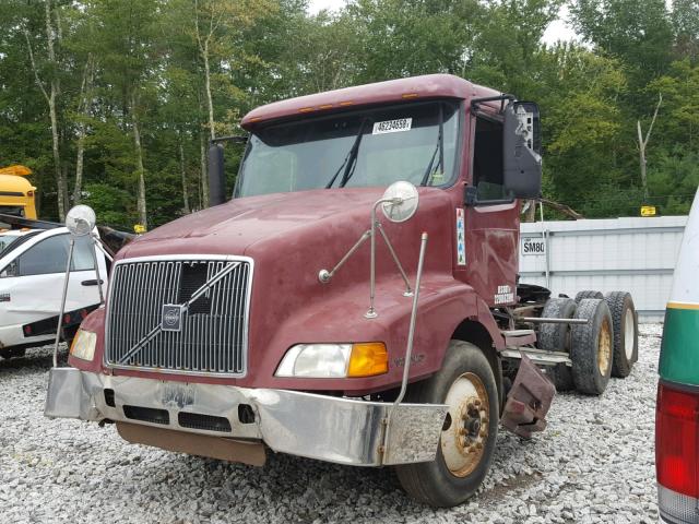 4V4ND2RH3YN253606 - 2000 VOLVO VN MAROON photo 2