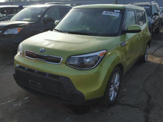 KNDJP3A53F7794116 - 2015 KIA SOUL + GREEN photo 2