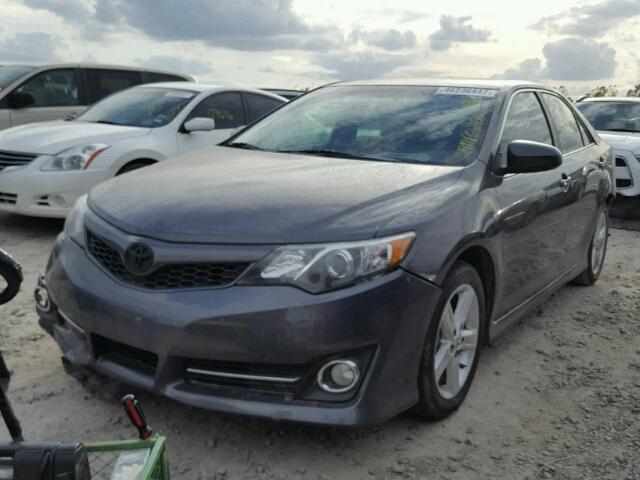 4T1BF1FK5EU871395 - 2014 TOYOTA CAMRY L GRAY photo 2