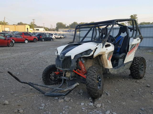 3JBPGAP27JJ000023 - 2018 CAN-AM MAVERICK 1 WHITE photo 2