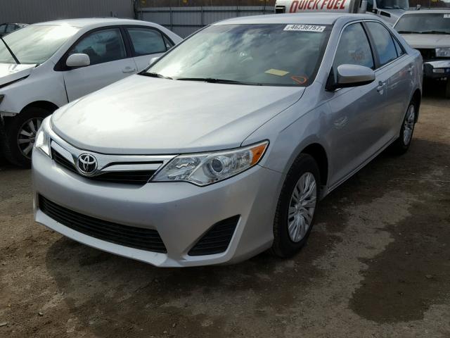 4T1BF1FK8EU781819 - 2014 TOYOTA CAMRY L SILVER photo 2