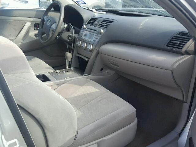 4T1BF3EK7BU643844 - 2011 TOYOTA CAMRY BASE SILVER photo 5