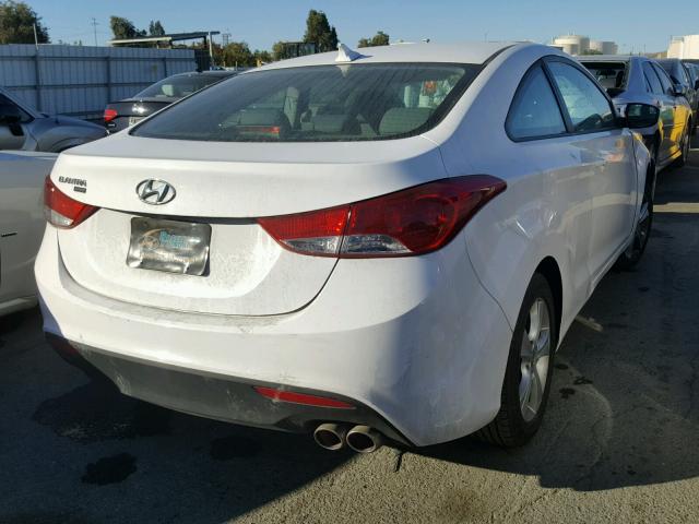 KMHDH6AE3DU003945 - 2013 HYUNDAI ELANTRA CO WHITE photo 4