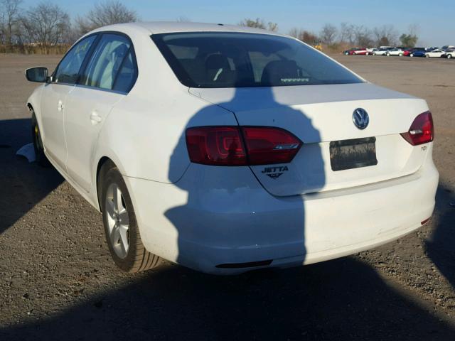 3VWWL7AJ9DM424441 - 2013 VOLKSWAGEN JETTA TDI WHITE photo 3