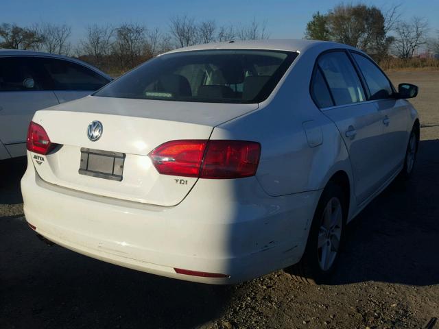 3VWWL7AJ9DM424441 - 2013 VOLKSWAGEN JETTA TDI WHITE photo 4