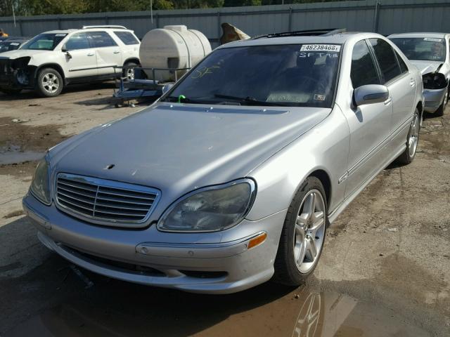 WDBNG78J51A184952 - 2001 MERCEDES-BENZ S 600 SILVER photo 2