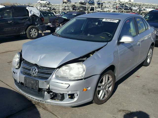 3VWEF81K07M071836 - 2007 VOLKSWAGEN JETTA WOLF SILVER photo 2