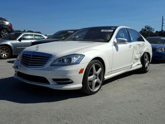 WDDNG7DB7DA533524 - 2013 MERCEDES-BENZ S 550 WHITE photo 2