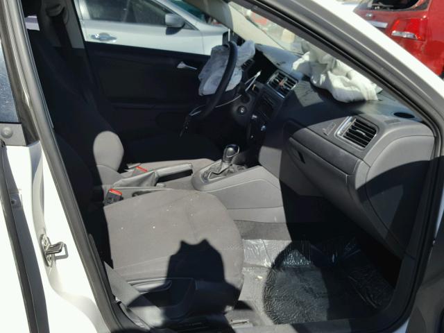 3VW2K7AJ5DM389950 - 2013 VOLKSWAGEN JETTA BASE 白色 照片 5