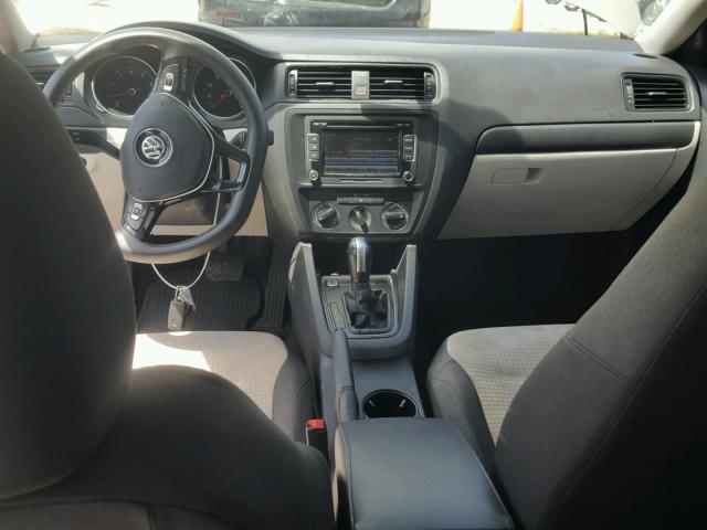 3VW2K7AJ7FM289299 - 2015 VOLKSWAGEN JETTA BASE GOLD photo 9