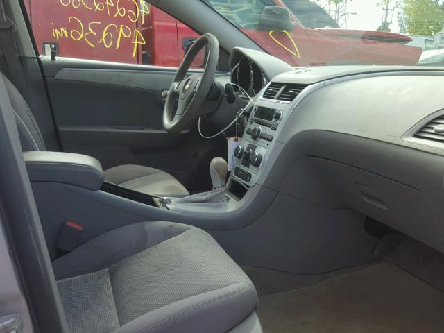 1G1ZC5EB3AF112367 - 2010 CHEVROLET MALIBU 1LT SILVER photo 5