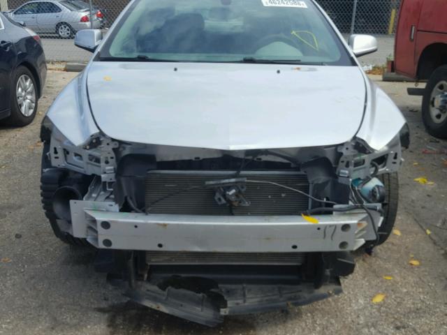 1G1ZC5EB3AF112367 - 2010 CHEVROLET MALIBU 1LT SILVER photo 9