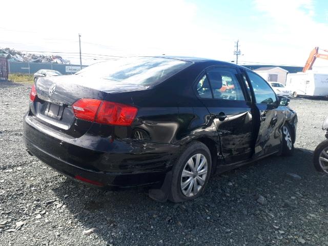 3VW2K7AJXEM421194 - 2014 VOLKSWAGEN JETTA BASE BLACK photo 4