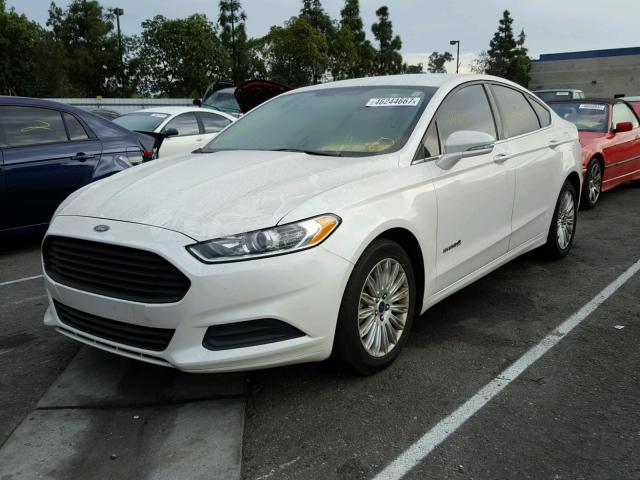 3FA6P0LU6DR303817 - 2013 FORD FUSION SE WHITE photo 2