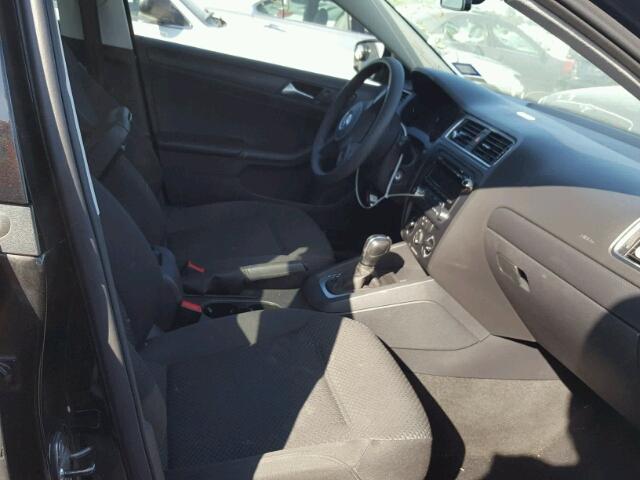 3VW2K7AJ7EM434498 - 2014 VOLKSWAGEN JETTA BASE BLACK photo 5