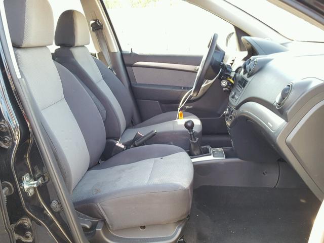 KL1TD66E69B401827 - 2009 CHEVROLET AVEO LS BLACK photo 5