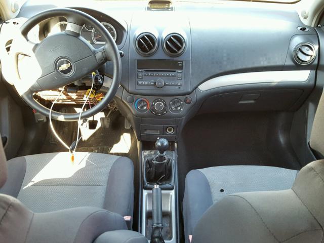 KL1TD66E69B401827 - 2009 CHEVROLET AVEO LS BLACK photo 9