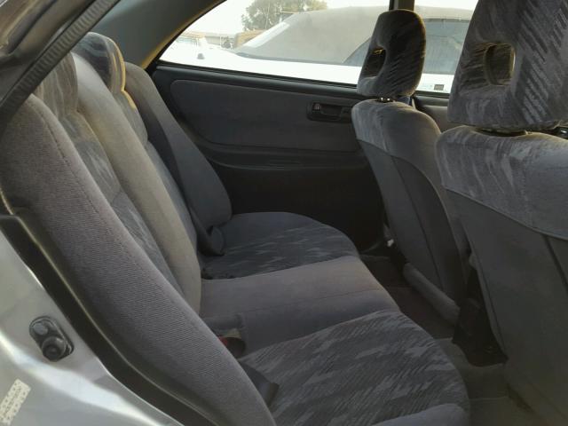 JH4DB7657YS001247 - 2000 ACURA INTEGRA LS SILVER photo 6