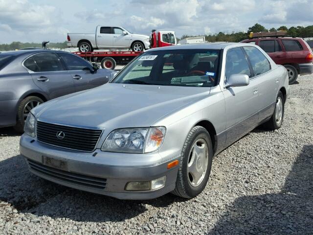 JT8BH28F3W0124311 - 1998 LEXUS LS 400 SILVER photo 2