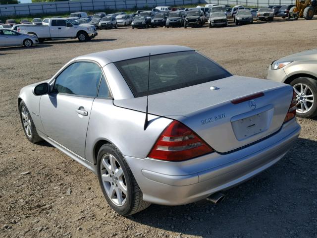 WDBKK49F12F247883 - 2002 MERCEDES-BENZ SLK 230 KO SILVER photo 3