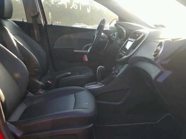 1G1JF5SB3J4138312 - 2018 CHEVROLET SONIC PREM RED photo 5