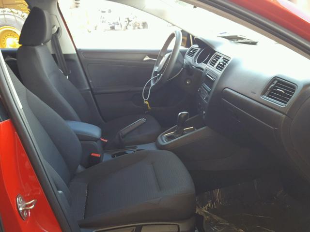 3VW2K7AJ0FM273316 - 2015 VOLKSWAGEN JETTA BASE RED photo 5