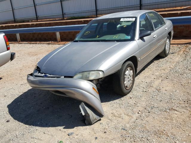 2G1WL52MXV1136980 - 1997 CHEVROLET LUMINA BAS SILVER photo 2